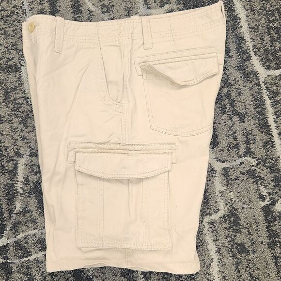 Cargo Shorts 32 - Picture 4 of 5